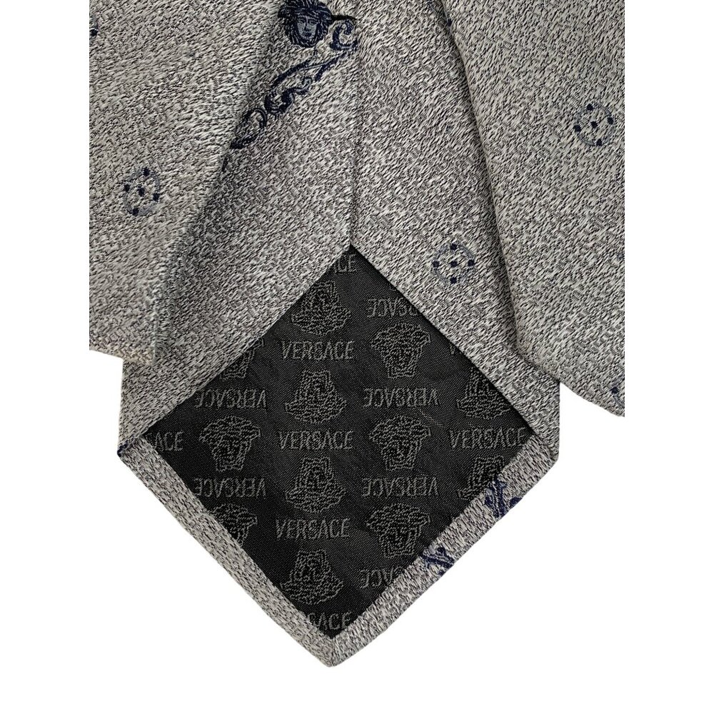 Mens Vintage Gianni Versace Neck Tie Grey Silk Medusa Logo Italy EUC 6836 - Picture 7 of 10